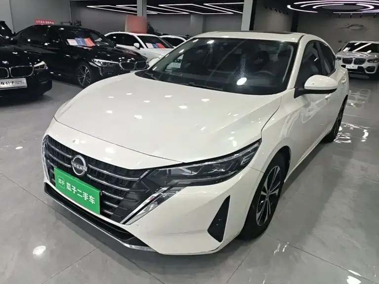 Nissan Sylphy Facelift 1.6 L CVT Joy