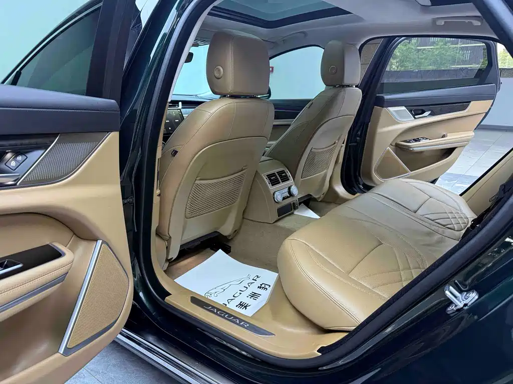 Jaguar XFL XFL 2.0 T P250 2 WD Premium Luxury