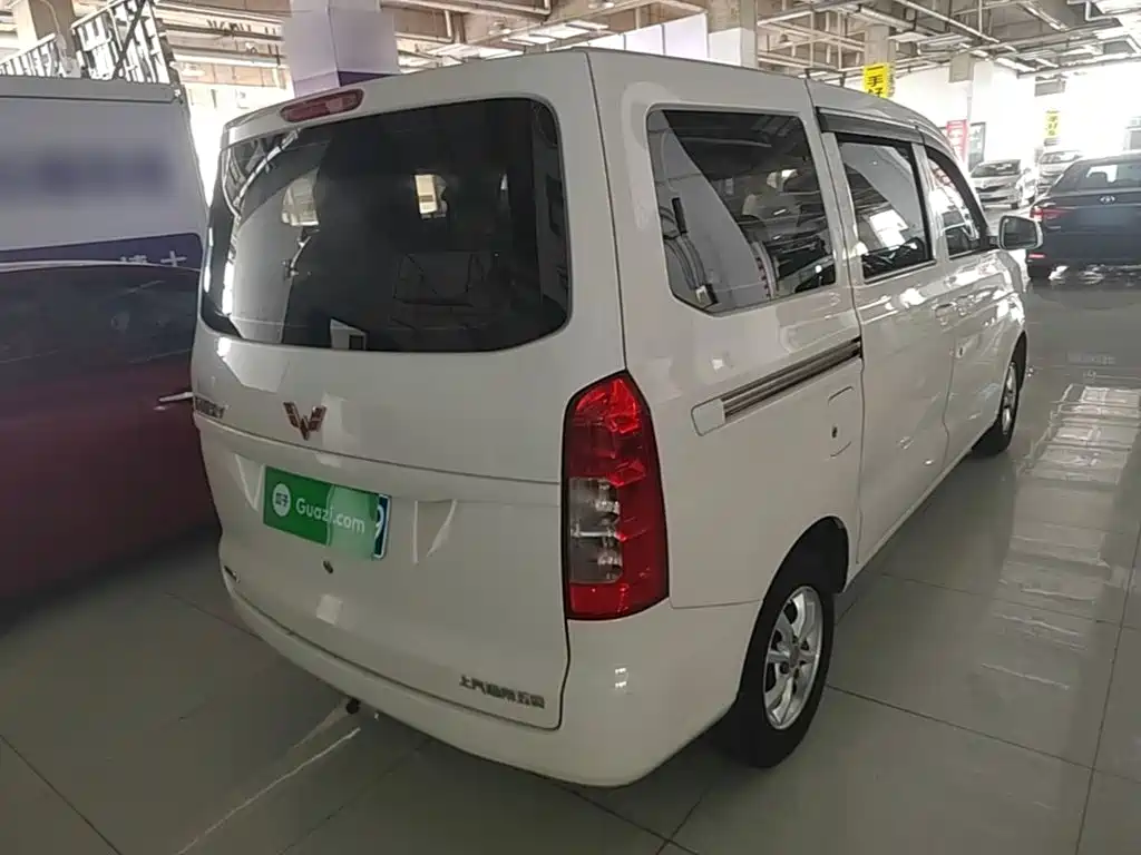 Wuling Hongguang V 1.5 L Power Enjoyment CN-VI LAR