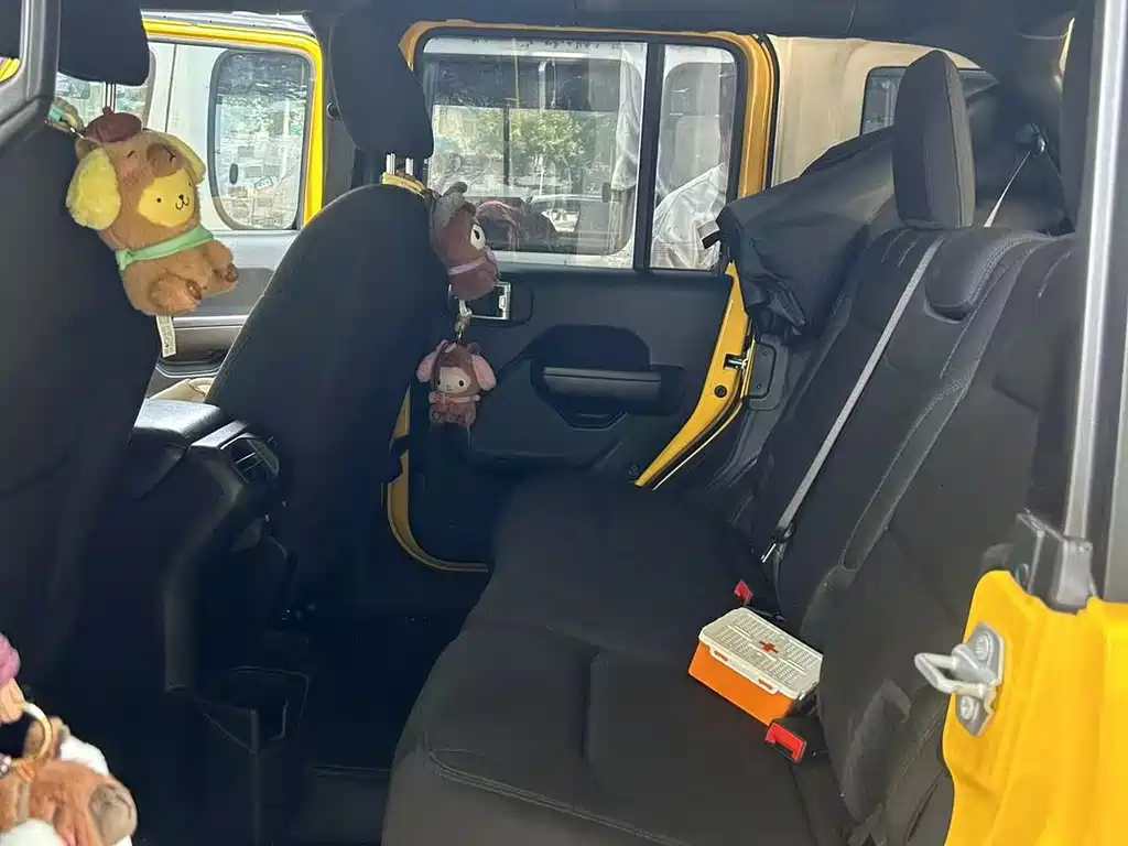 Wrangler 2.0 T Sahara 4-door CN-V