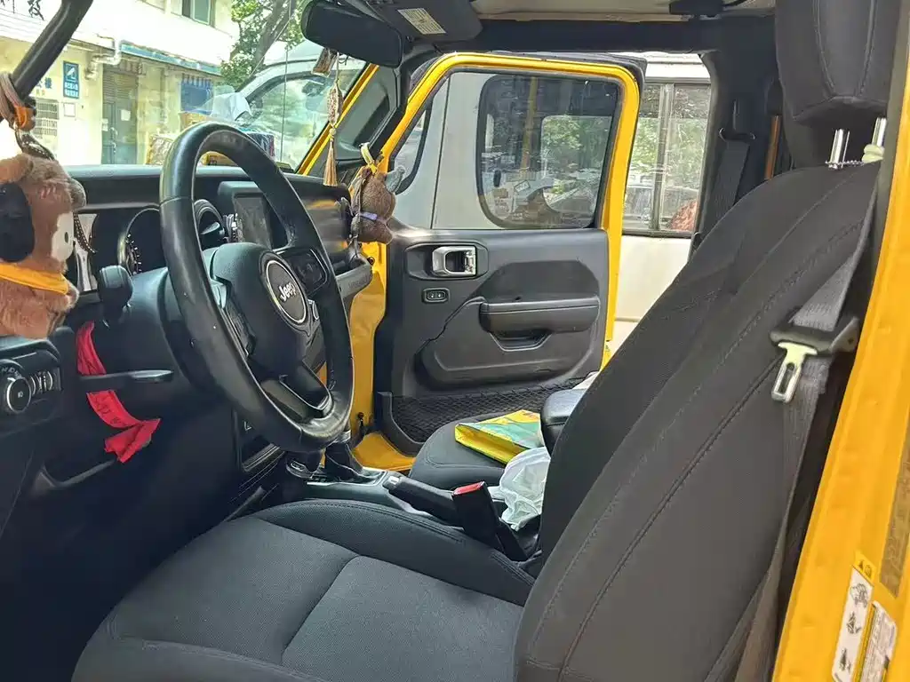 Wrangler 2.0 T Sahara 4-door CN-V