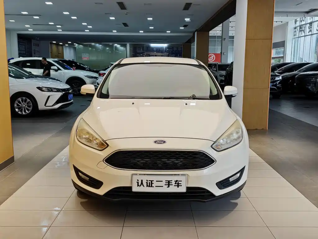Focus Hatchback 1.6 L Auto Comfort