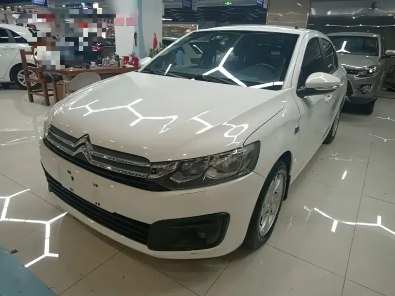 Citroën Elysee 1.6 L Manual Fashion