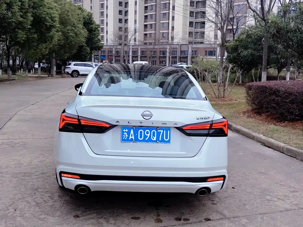 Teana 2.0 L XL-TLS Joy