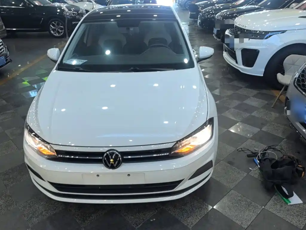 Polo Plus 1.5 L Auto Colorful Tech