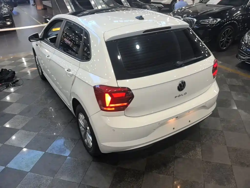 Polo Plus 1.5 L Auto Colorful Tech