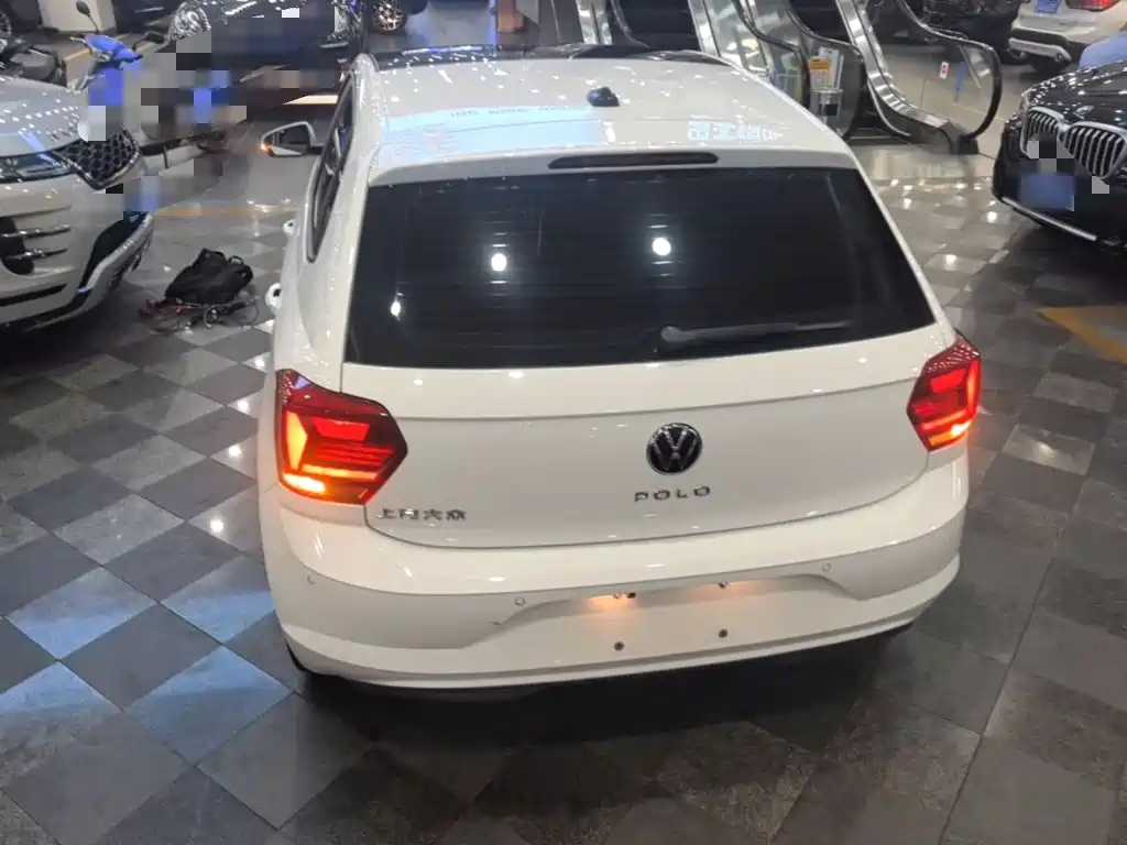 Polo Plus 1.5 L Auto Colorful Tech