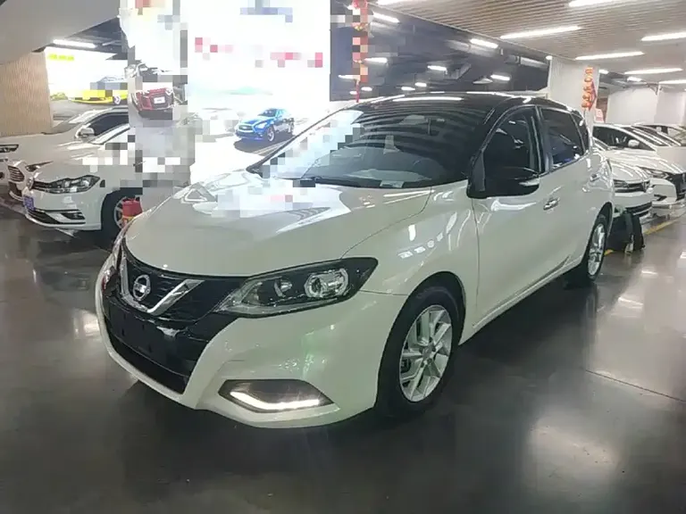Nissan Tiida 1.6 L CVT Smart Travel