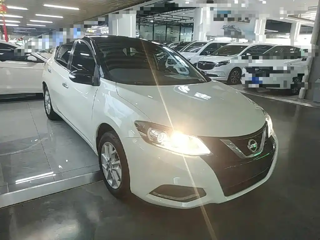 Tiida 1.6 L CVT Smart Travel