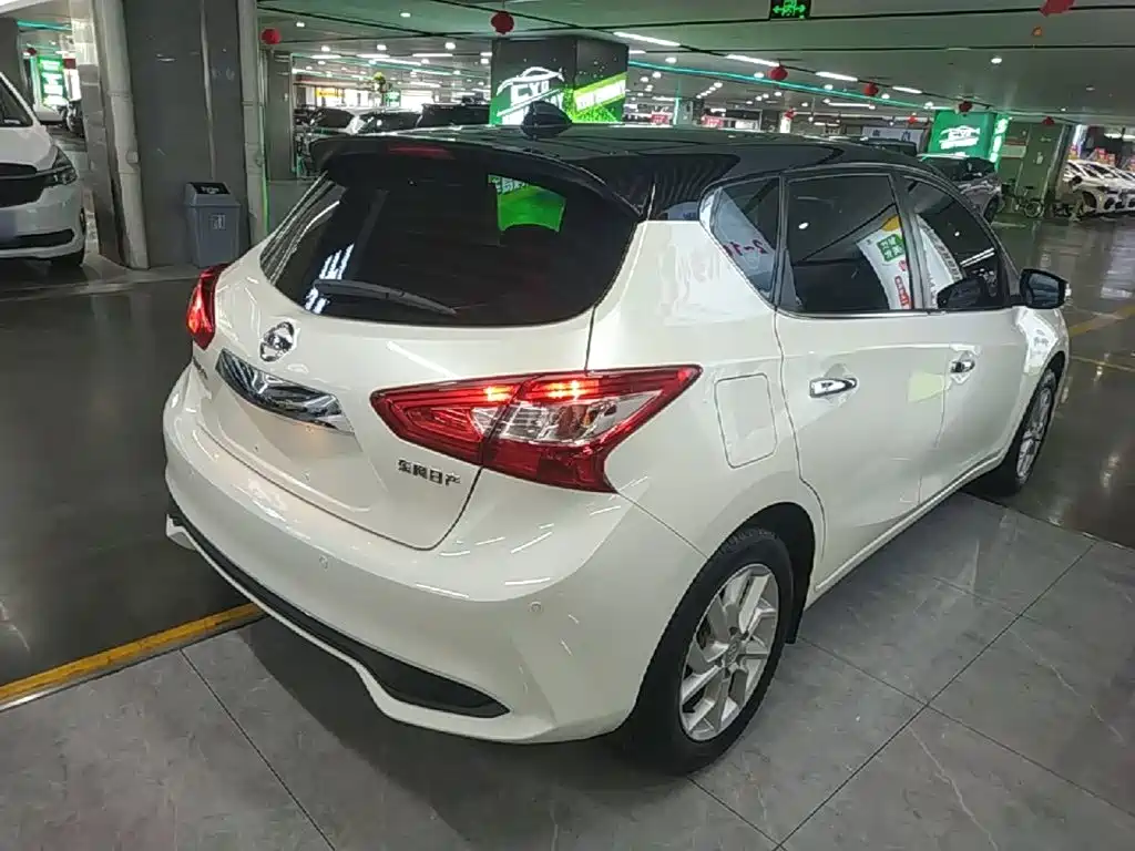 Tiida 1.6 L CVT Smart Travel