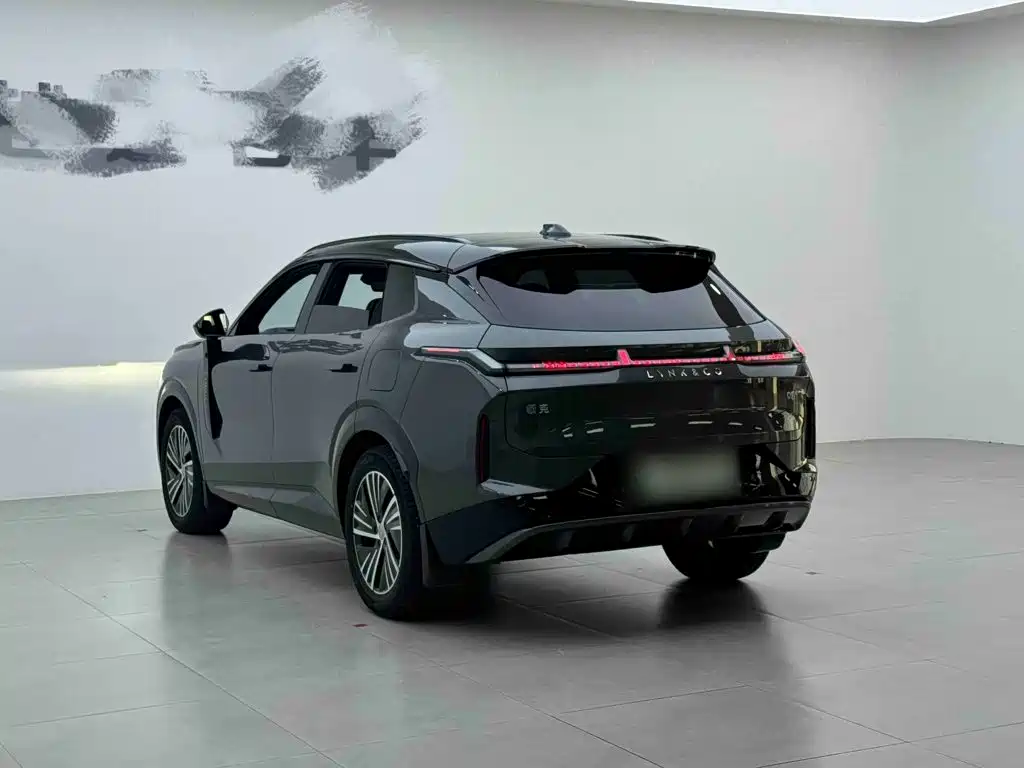 Lynk & Co 08 EM-P 245 km Ultra Long Range Halo