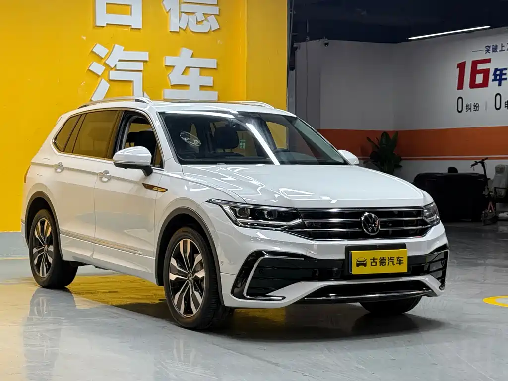 Tiguan L 330 TSI Auto 2 WD R-Line Premium
