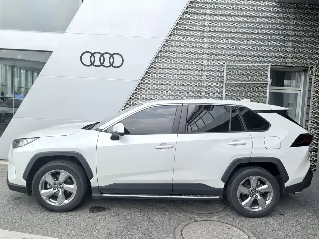RAV4 2.0 L CVT 2 WD Style PLUS