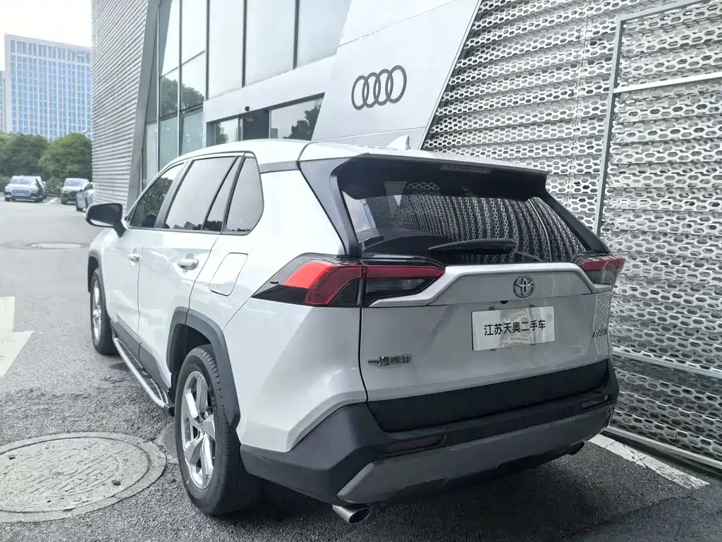 RAV4 2.0 L CVT 2 WD Style PLUS
