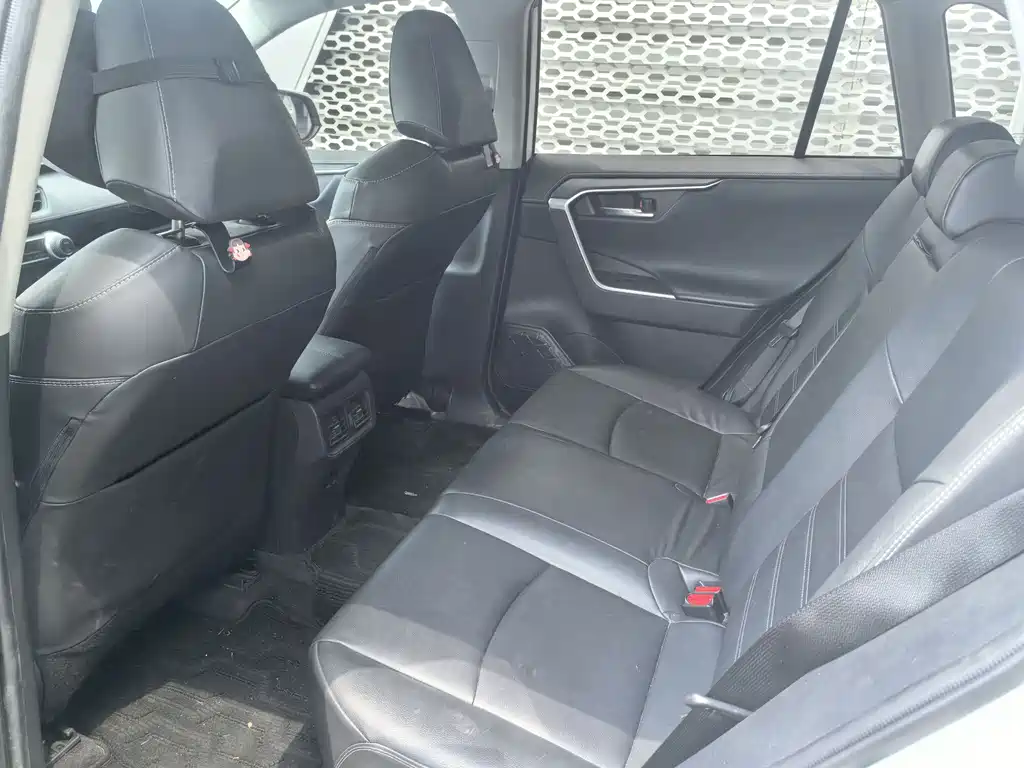 RAV4 2.0 L CVT 2 WD Style PLUS