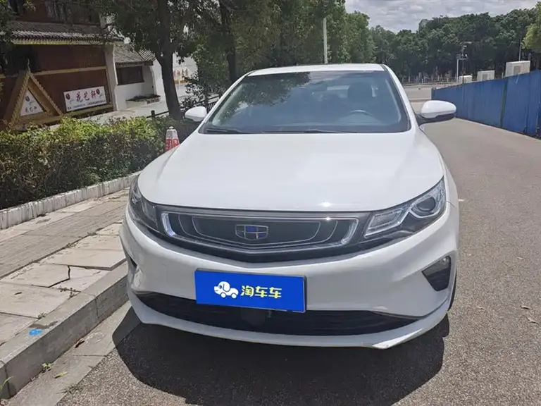 Geely Emgrand GL 1.4 T DCT Distinguished Connected