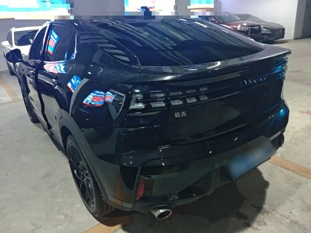 Lynk & Co 05 2.0 TD 2 WD Shine Halo