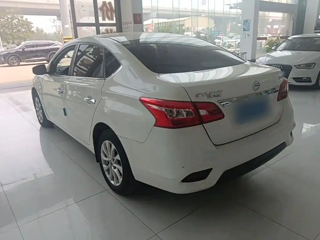 Sylphy Classic 1.6 XE CVT Comfort