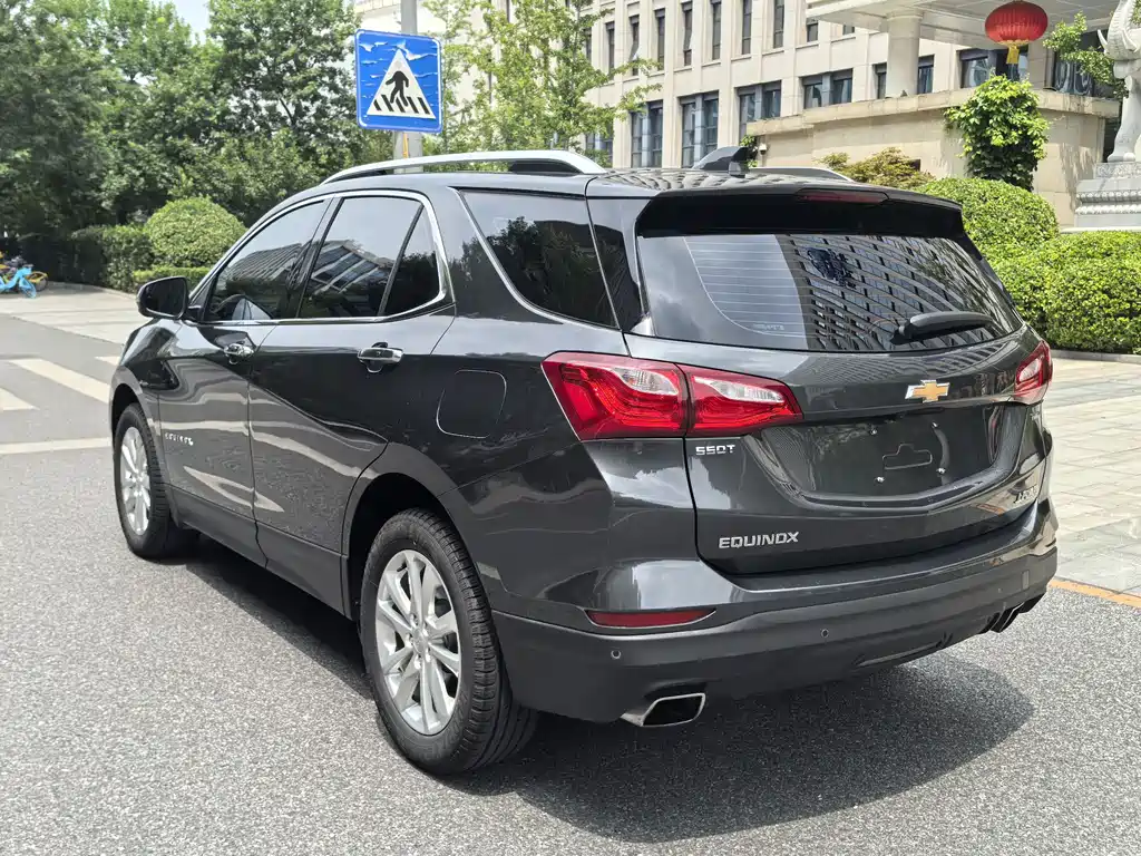 Equinox 探界者 2018款 RS 550 T 自动四驱捍界版