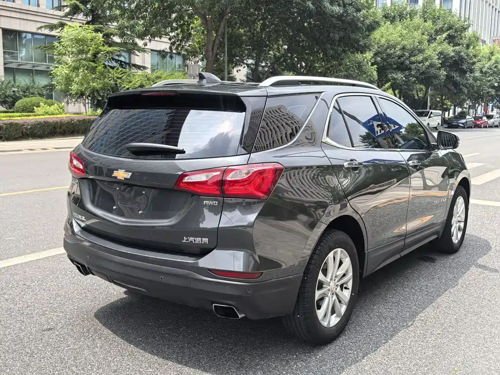 Equinox 探界者 2018款 RS 550 T 自动四驱捍界版