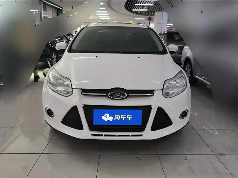 Ford Focus Sedan 1.6 L Auto Style