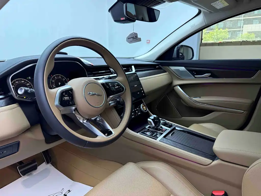 Jaguar XFL 2.0 T P250 2 WD Premium Luxury