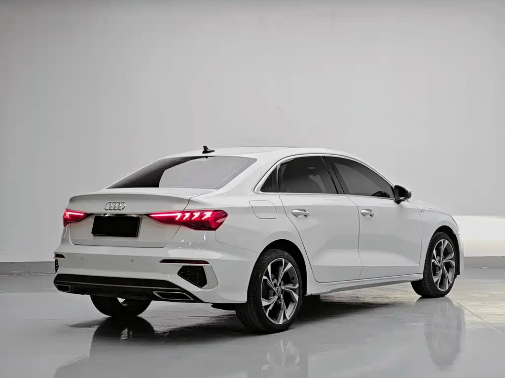 Audi A3 Facelift A3 L Limousine 35 TFSI Luxury Sport
