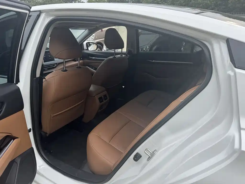Teana 2.0 L XL-TLS Joy
