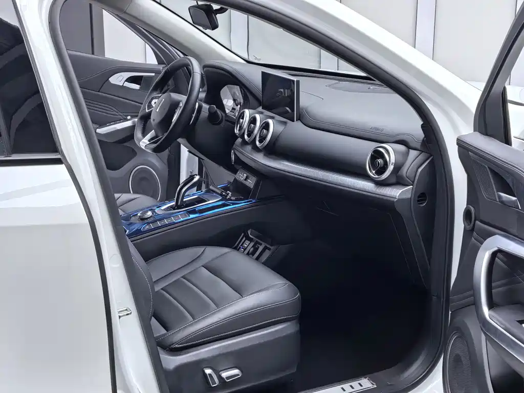 WEY VV5 1.5 T 2 WD Smart Pioneer