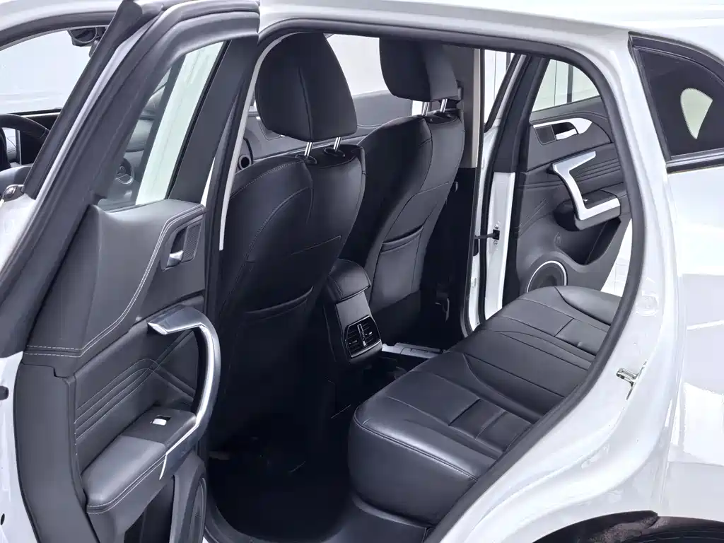 WEY VV5 1.5 T 2 WD Smart Pioneer