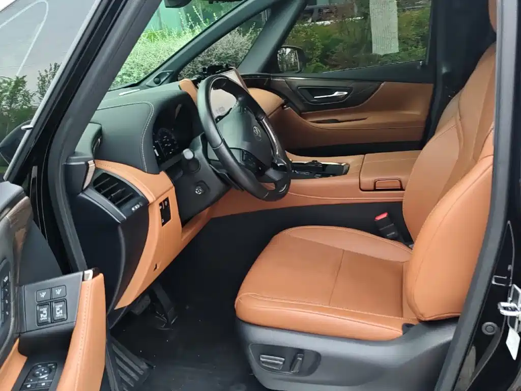Vellfire Crown Dual Engine 2.5 L Supreme