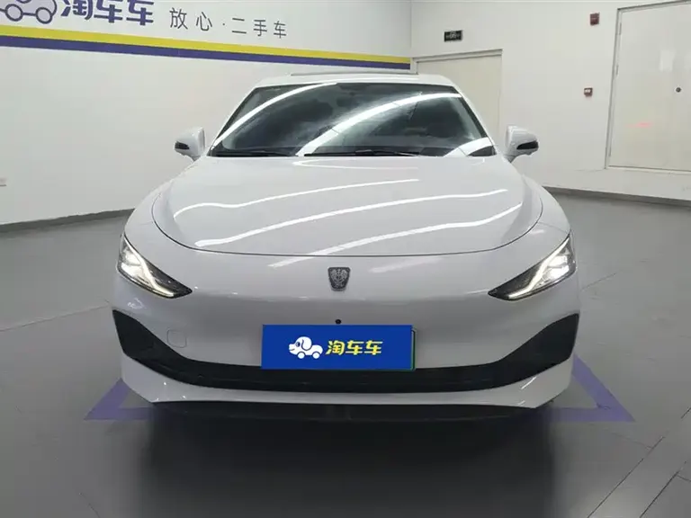 Roewe D7 DMH 125 km Outstanding