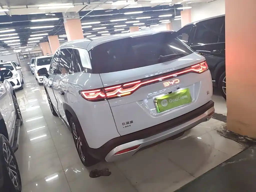 Song L DM-i 112 km Transcend