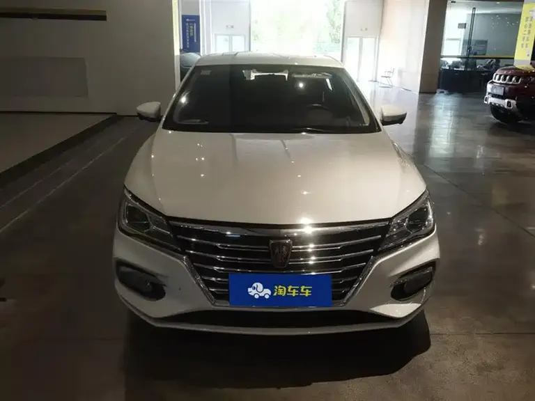 Roewe i5 1.5 L Auto 4 G Connected Leading Luxury Flagship