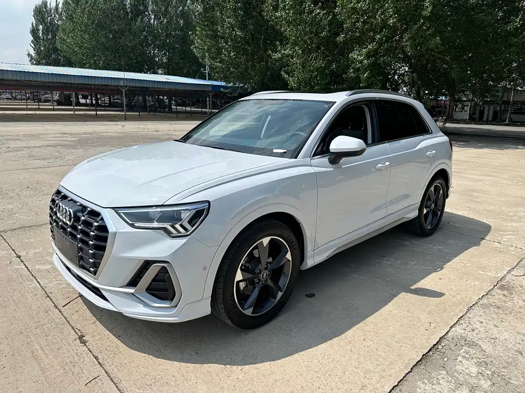 Audi Q3 35 TFSI Fashion Dynamic (1.4 T)