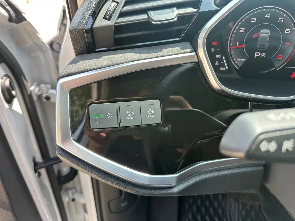 Audi Q3 35 TFSI Fashion Dynamic (1.4 T)
