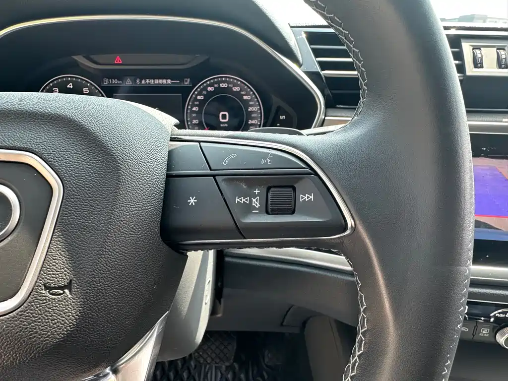 Audi Q3 35 TFSI Fashion Dynamic (1.4 T)