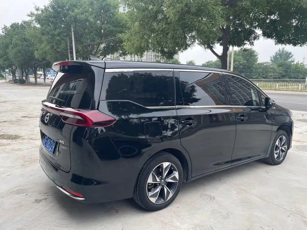 GAC Trumpchi M6 270 T DCT Luxury (7-seat)