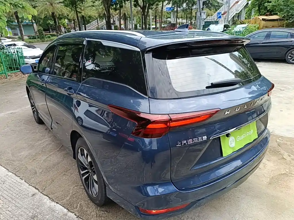 Wuling Victory 1.5 T CVT Flagship