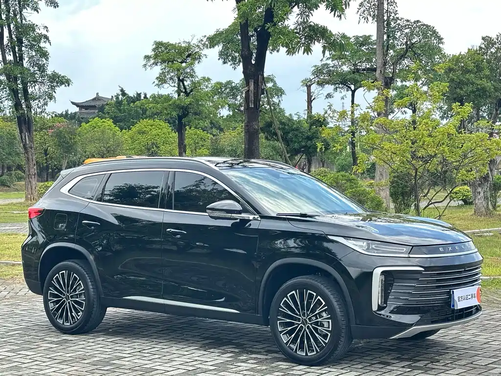 Exeed Lingyun 300 T 2 WD Stellar