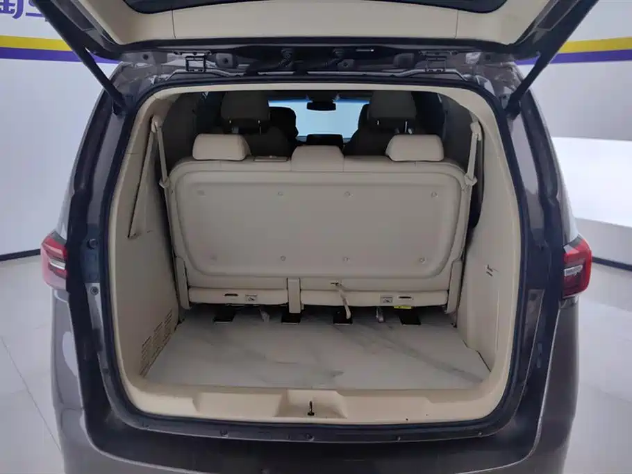 Buick GL8 Facelift Land Official Cabin Luxury