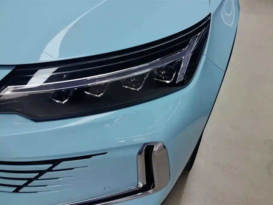 Skyworth HT-i 1.5 L PHEV 205 KM Smart Vision Plus