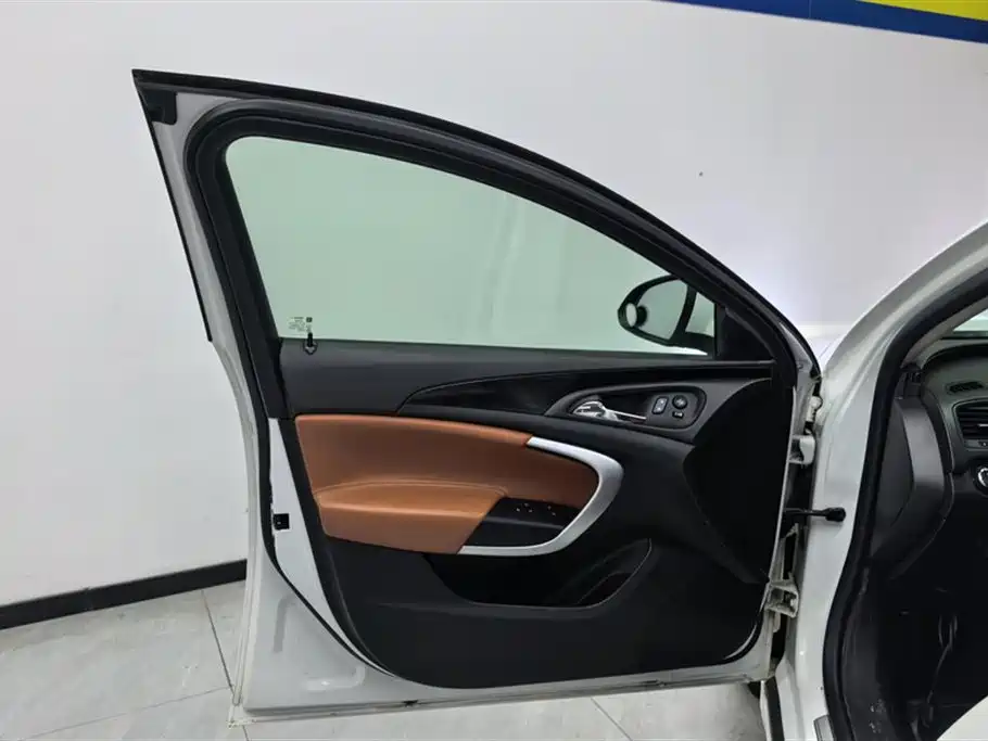 Regal 1.6 T Elite Tech