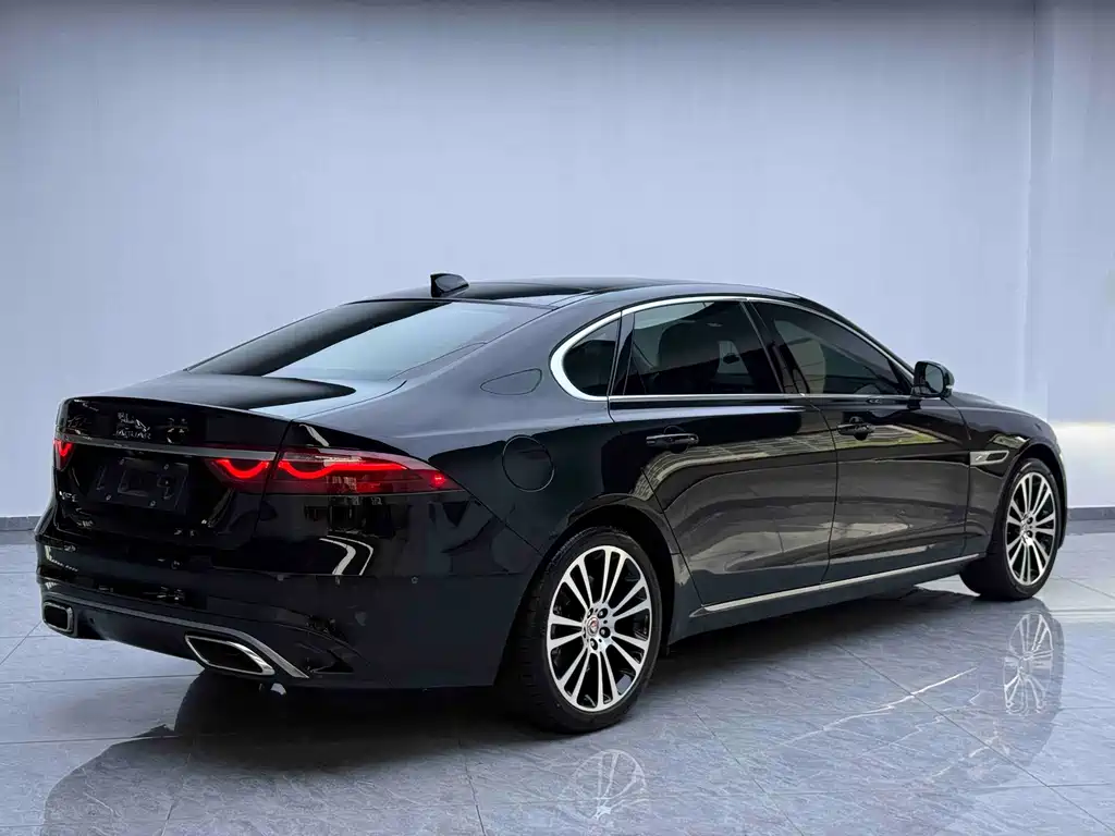 Jaguar XFL 2.0 T P250 2 WD Premium Luxury