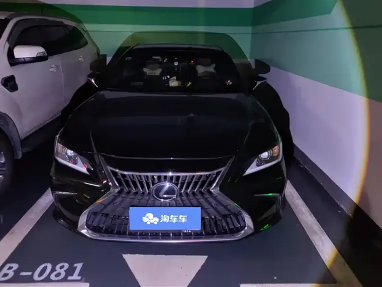 Lexus ES 200 Outstanding