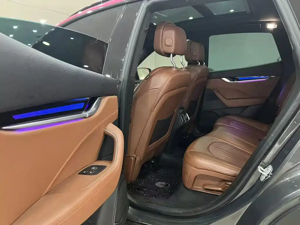 Levante 3.0 T Standard