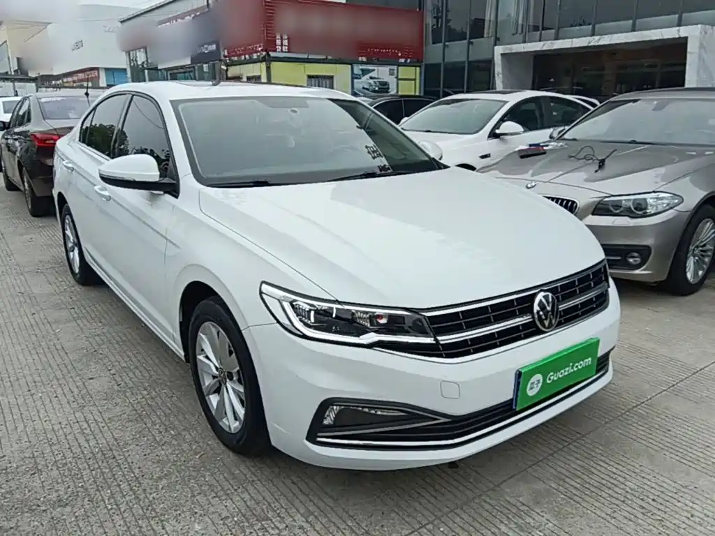 Bora 1.5 L Auto Comfort Connected