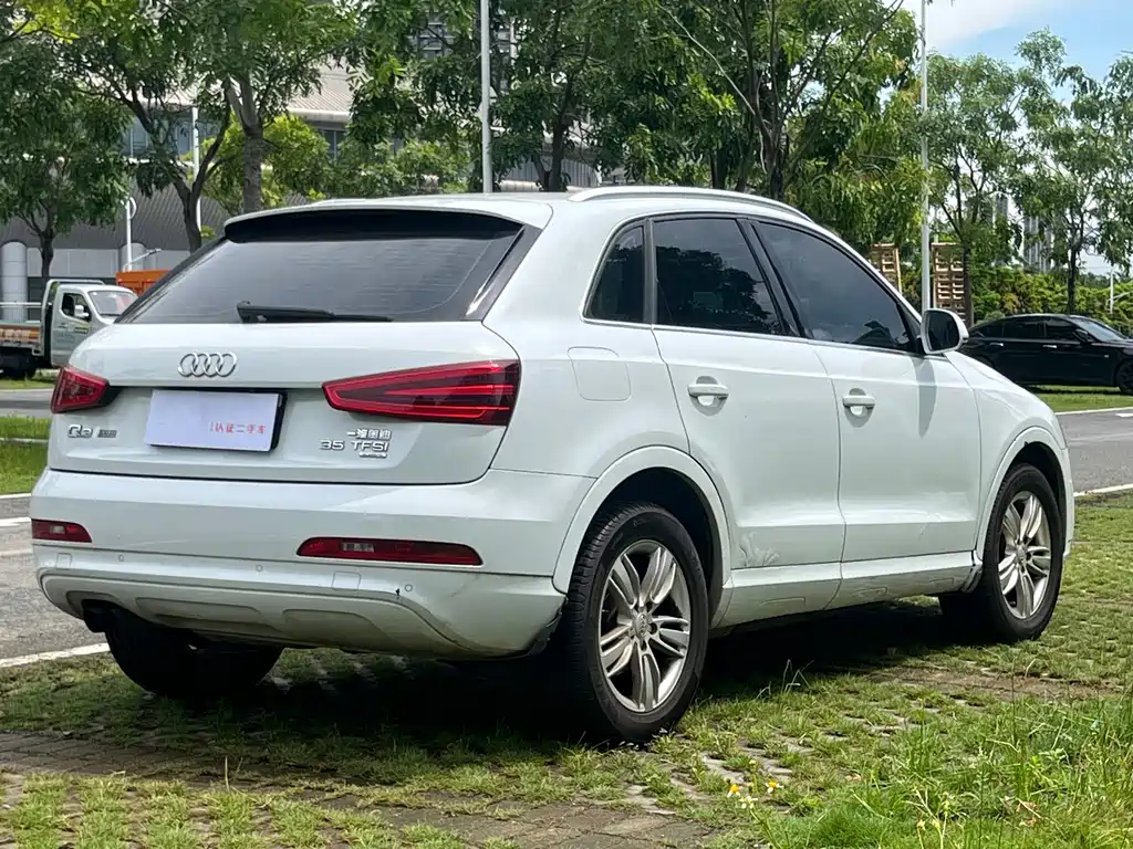 Audi Q3 35 TFSI quattro Tech