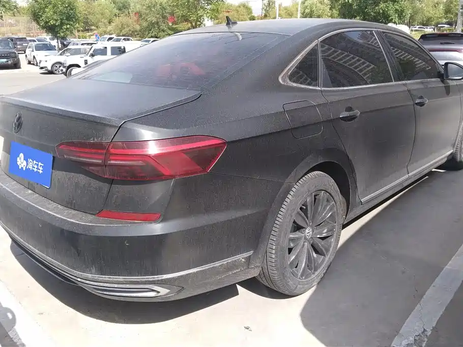 Passat 330 TSI Elite CN-V