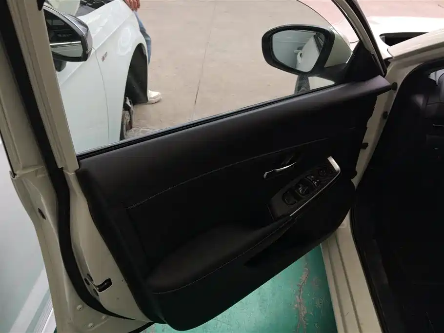 Sylphy 1.6 L XL CVT Joy